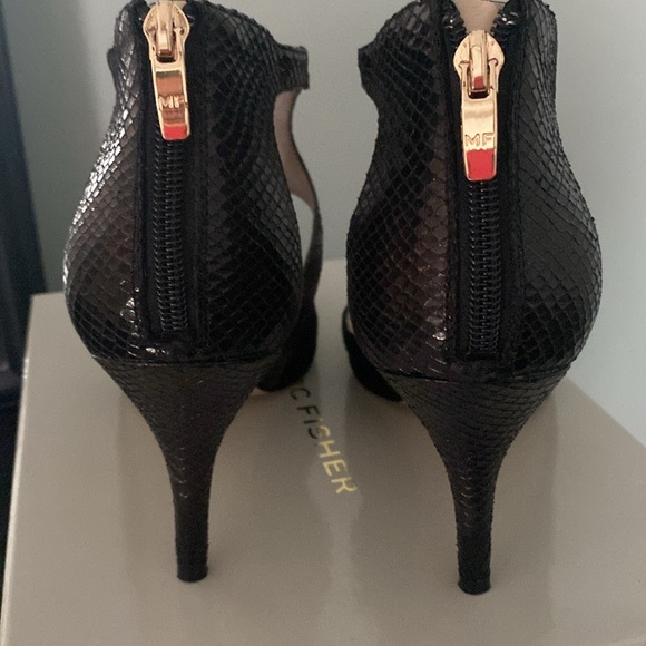 Ladies Dress Shoes - Picture 3 of 6